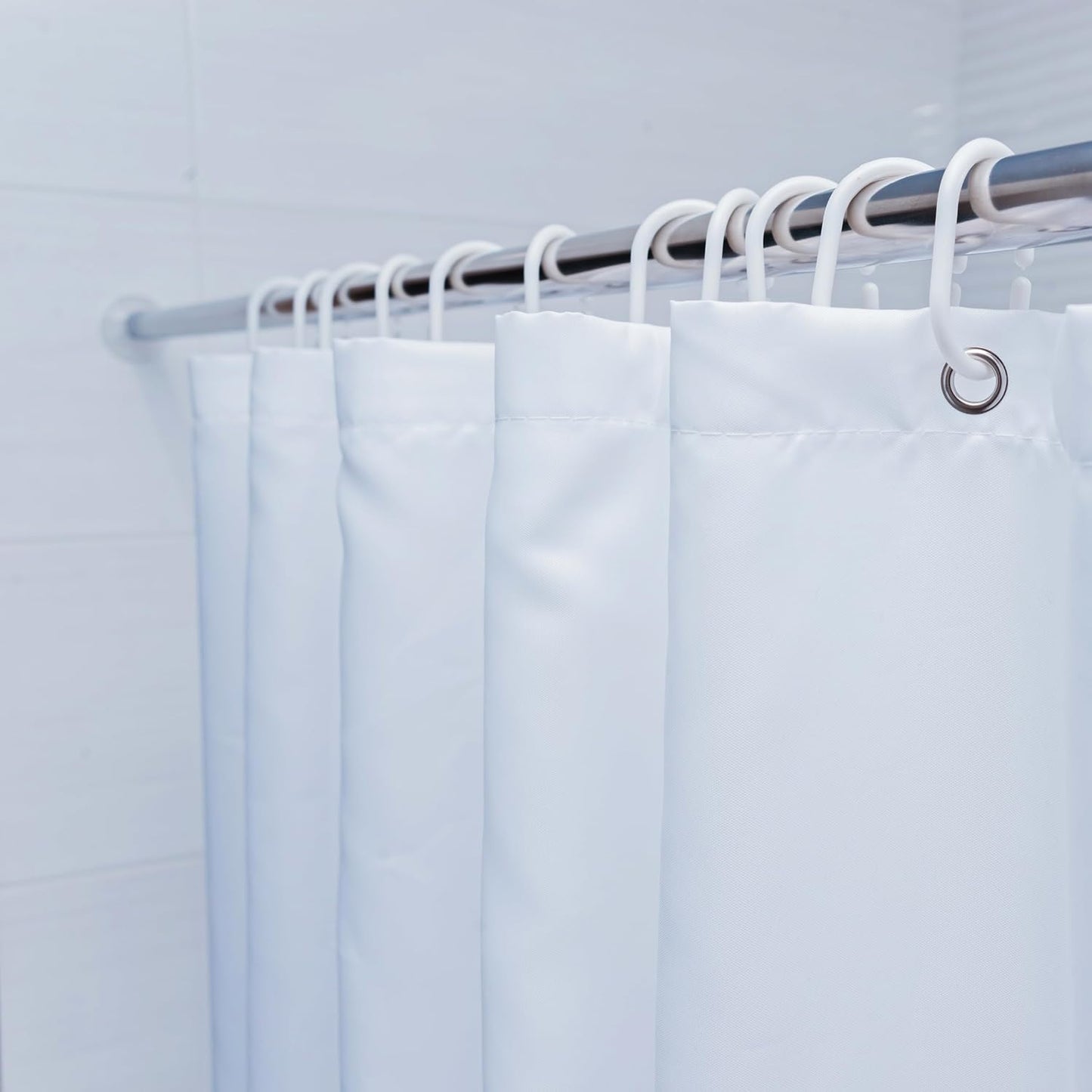 Mould-Proof & Water-Repellent Shower Curtains – Heavy Duty Washable Fabric 180 x 180cm